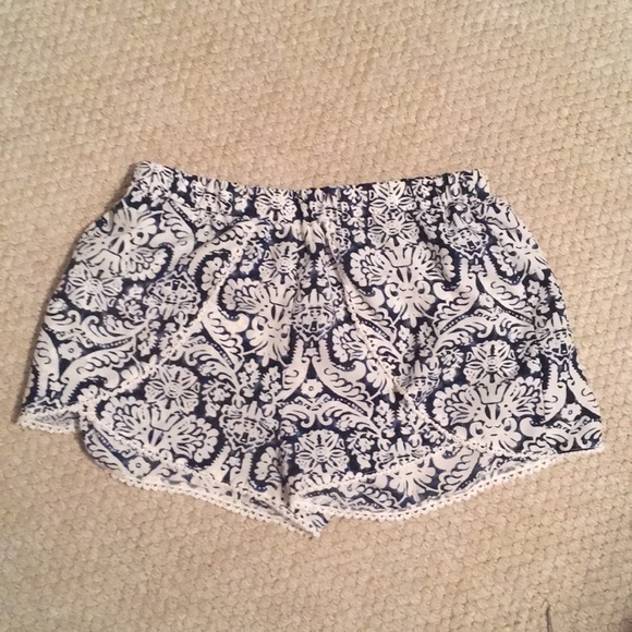 Flowy Lace Trim Blue + White Boho Casual Shorts - Picture 1 of 3